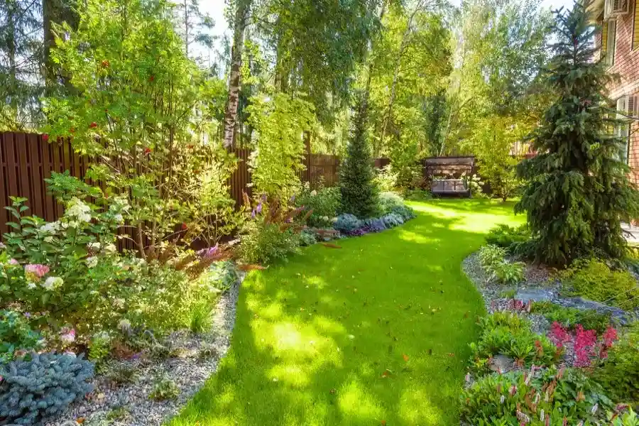 Benefits Of Routine Garden Maintenance For Yards Westmont, IL Benefits Of Routine Garden Maintenance For Yards Westmont, IL